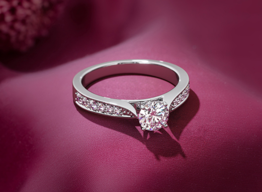 Taylor Swift's Engagement Ring Sets a New Standard in Luxury Romance